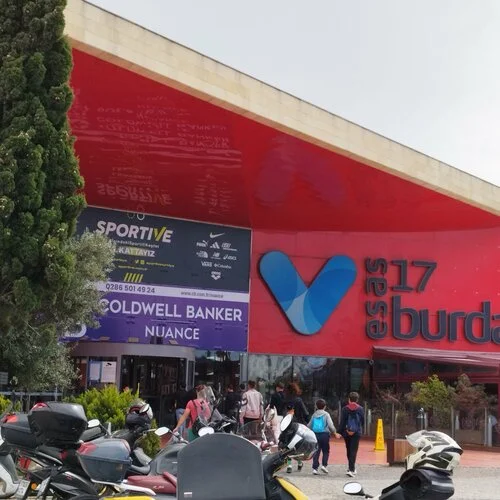 17 Burda AVM AVM & Alışveriş Merkezleri - Dış Görünüm ve Ulaşım Rehberi